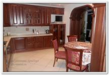 Ремонт квартир в кухне с аркой и плиткой на полу